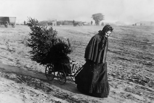 Увлекательные винтажные фотографии, которые задокументировали дух Рождества конца XIX – начала XX века (19 фото)