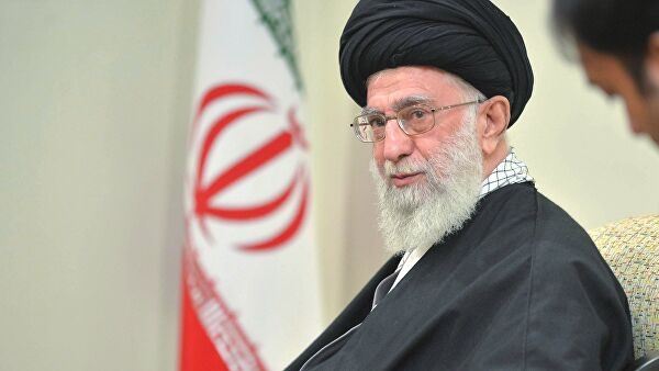<br />
Лидер Ирана расплакался на похоронах Сулеймани<br />
