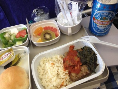 Какую еду подают во время полёта в разных авиакомпаниях (22 фото)